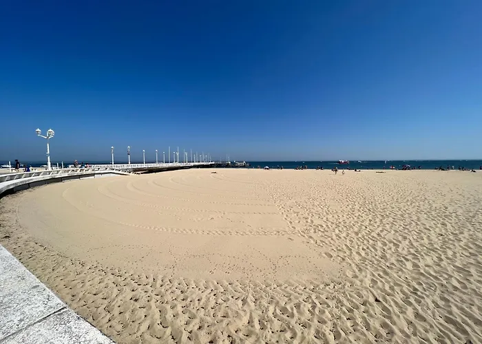 Bel Apt Neuf - Hypercentre 400M Plage-Pkg-Wifi-T3